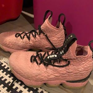 2018 Lebrun James Basketball Shoes